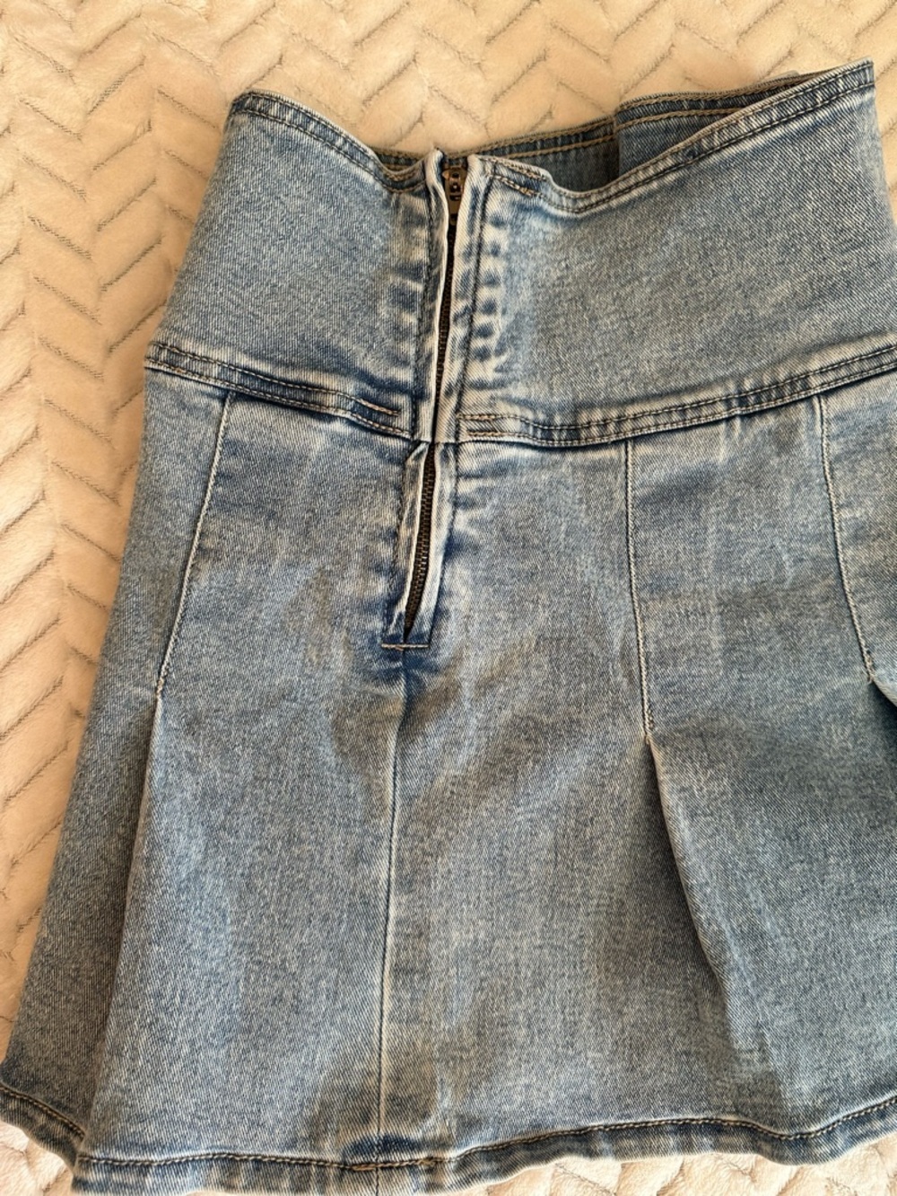 refuge Denim Pleated Skater Mini Skirt - Light Blue size medium - Picture 6 of 8